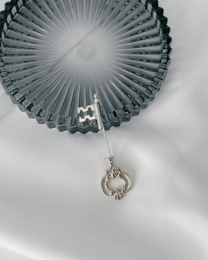 Broszka Avon - Vintage Stories