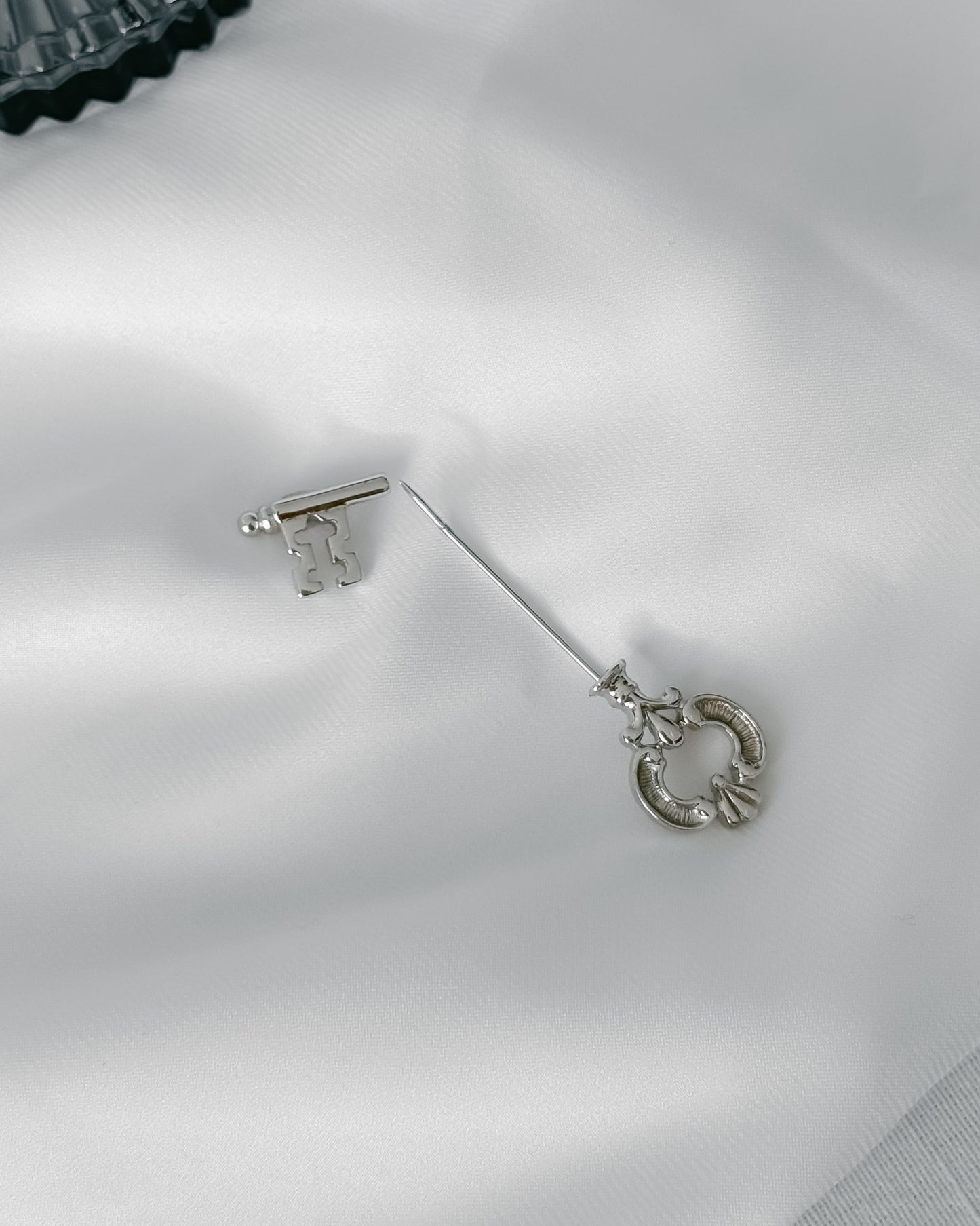 Broszka Avon - Vintage Stories